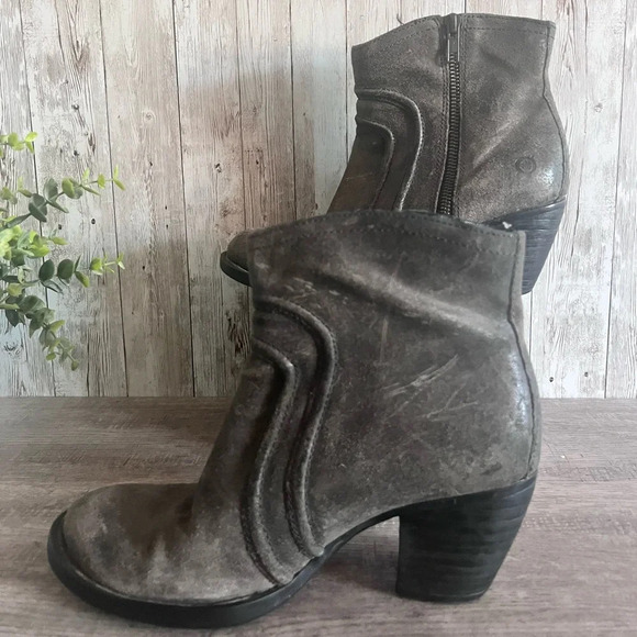 Born Anny Distressed Leather Ankle Boots Size 7 - Picture 3 of 6